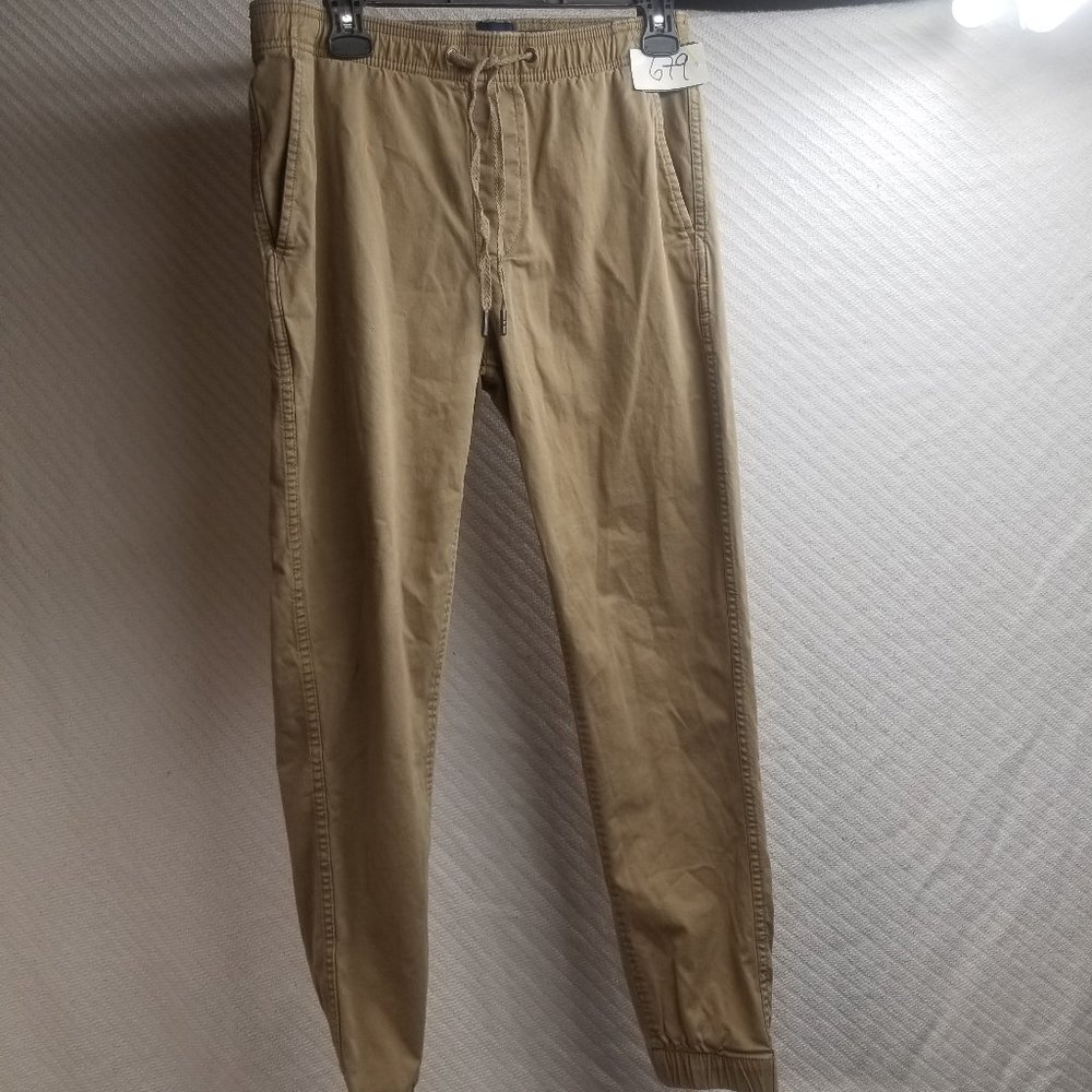 679 - Gap Small Jogger